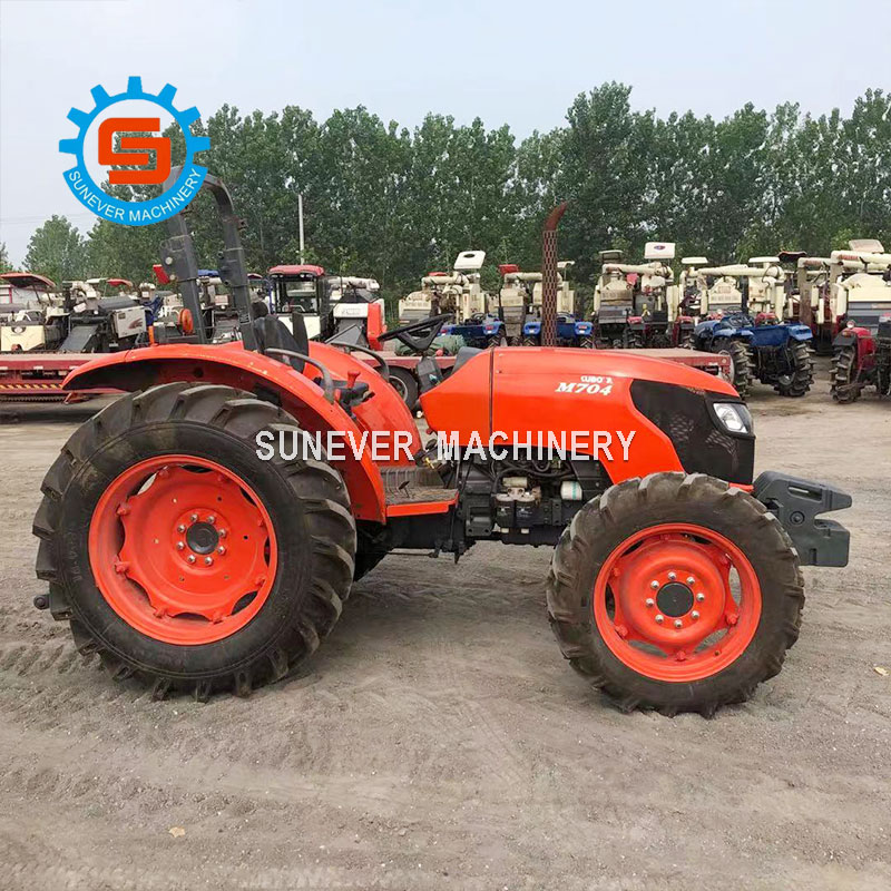 KUBOTA TRACTOR M7040